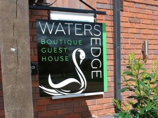 The Waters Edge Guest House Stratford-upon-Avon Eksteriør billede